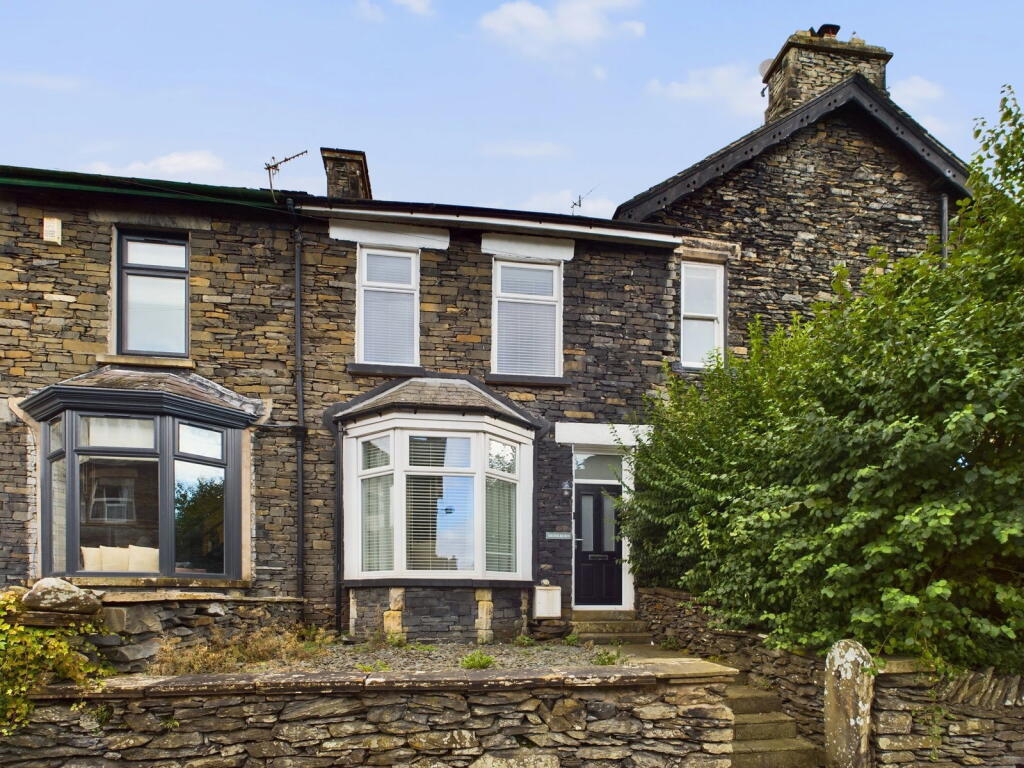 3 bed Mid Terraced House for rent in Bowness-on-Windermere. From Matthews Benjamin - Windermere 3 bed Mid Terraced House for rent in Bowness-on-Windermere. From Matthews Benjamin - Windermere
