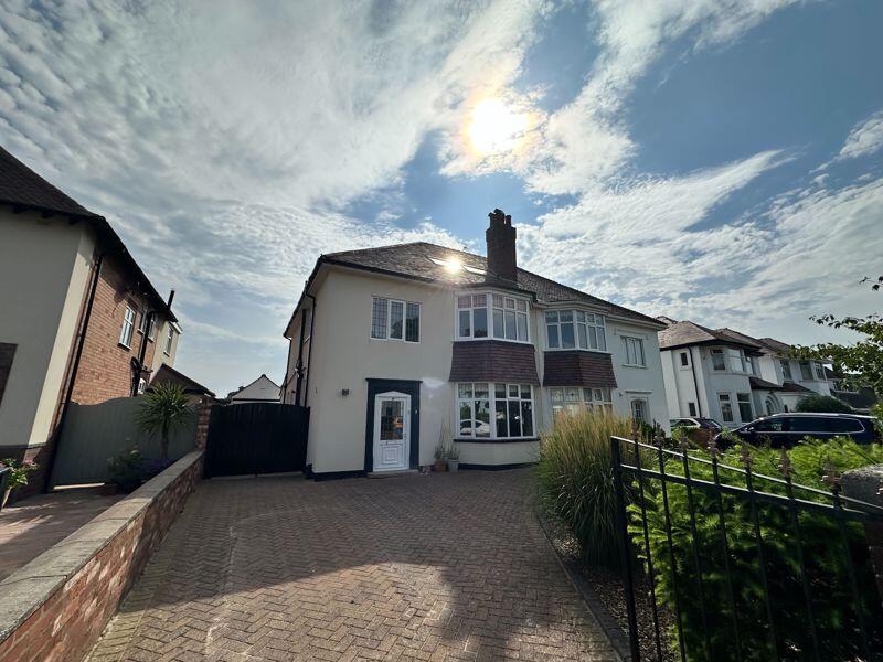 4 bed Semi Detached for rent in Southport. From Lynn Thompson Estate/Letting Agents - Southport 4 bed Semi Detached for rent in Southport. From Lynn Thompson Estate/Letting Agents - Southport