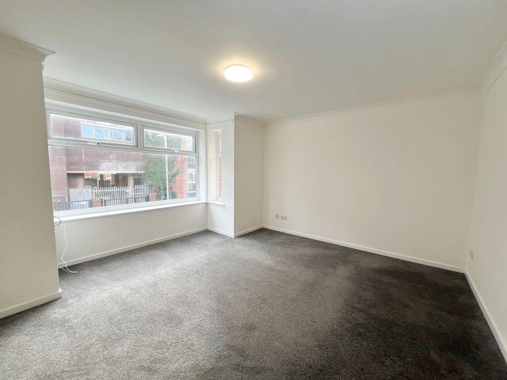 2 bed 1st Floor Flat for rent in Southport. From Lynn Thompson Estate/Letting Agents - Southport 2 bed 1st Floor Flat for rent in Southport. From Lynn Thompson Estate/Letting Agents - Southport