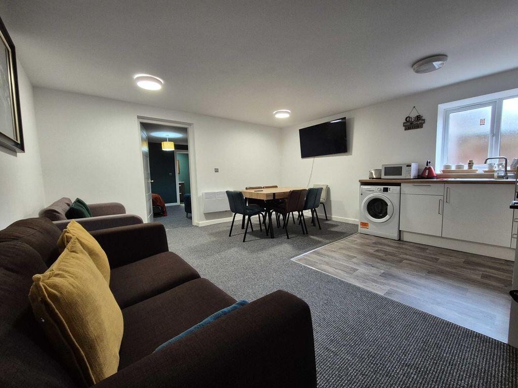 3 bed 1st Floor Flat for rent in Southport. From Lynn Thompson Estate/Letting Agents - Southport