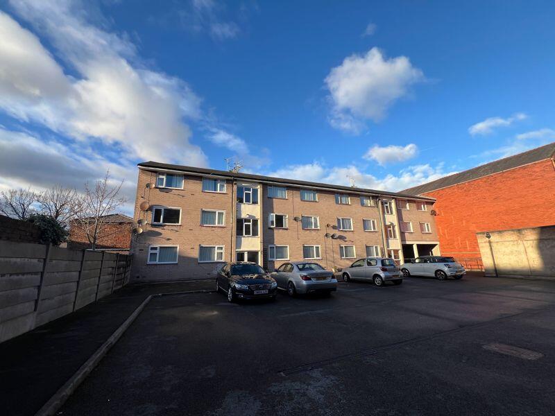 2 bed 1st Floor Flat for rent in Southport. From Lynn Thompson Estate/Letting Agents - Southport