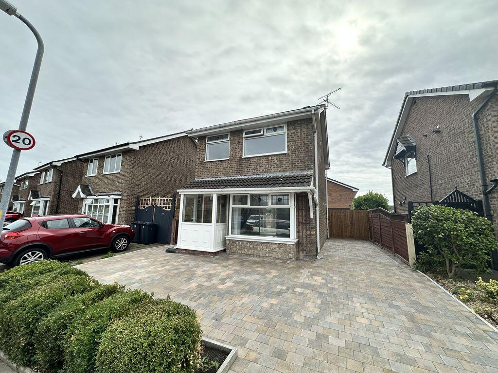 3 bed Detached for rent in Southport. From Lynn Thompson Estate/Letting Agents - Southport
