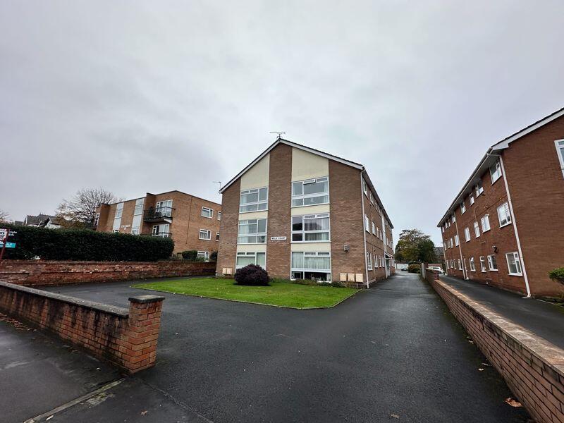 2 bed Apartment for rent in Southport. From Lynn Thompson Estate/Letting Agents - Southport