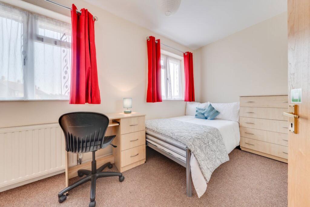 6 bed Detached for rent in Canterbury. From Leydon Lettings