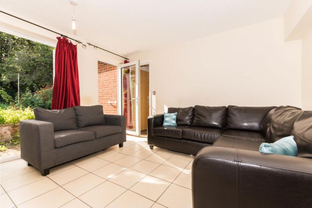 6 bed Detached for rent in Canterbury. From Leydon Lettings 6 bed Detached for rent in Canterbury. From Leydon Lettings