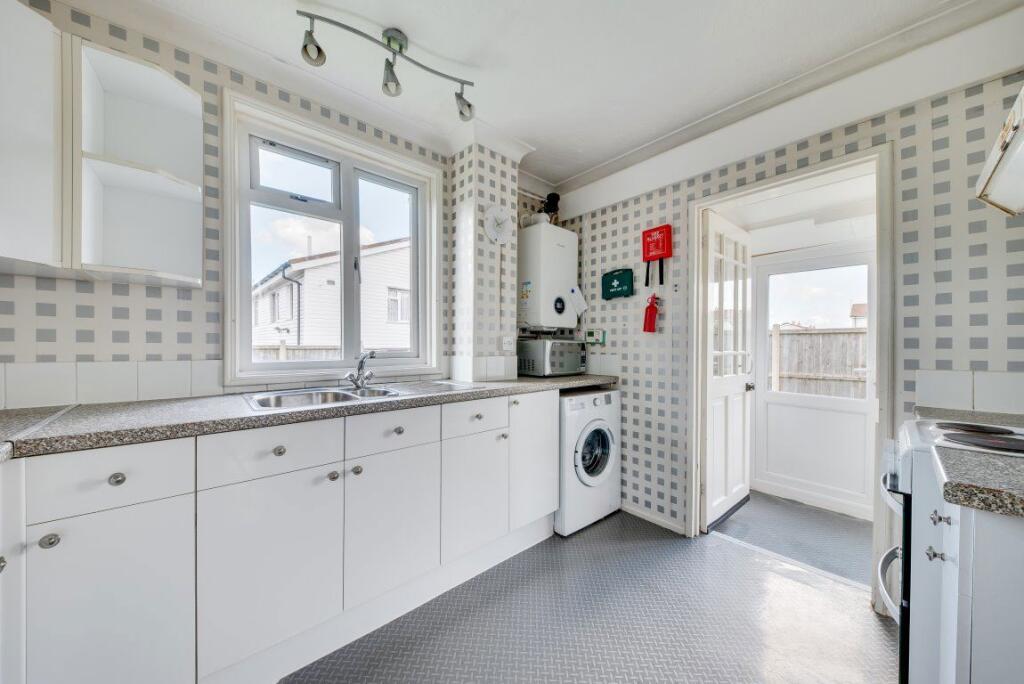 4 bed Detached for rent in Canterbury. From Leydon Lettings