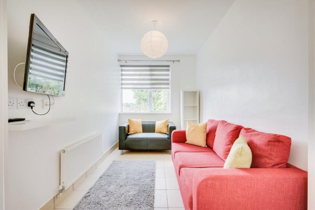 5 bed Detached for rent in Canterbury. From Leydon Lettings 5 bed Detached for rent in Canterbury. From Leydon Lettings