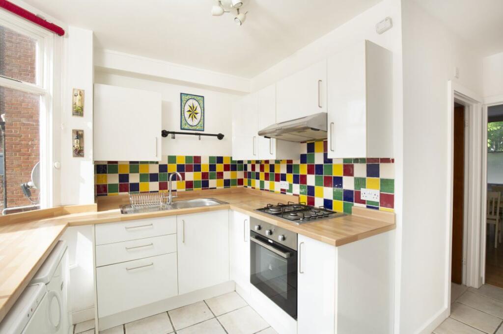 2 bed 1st Floor Flat for rent in Rough Common. From Leydon Lettings