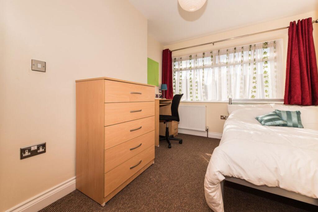 5 bed Detached for rent in Canterbury. From Leydon Lettings 5 bed Detached for rent in Canterbury. From Leydon Lettings