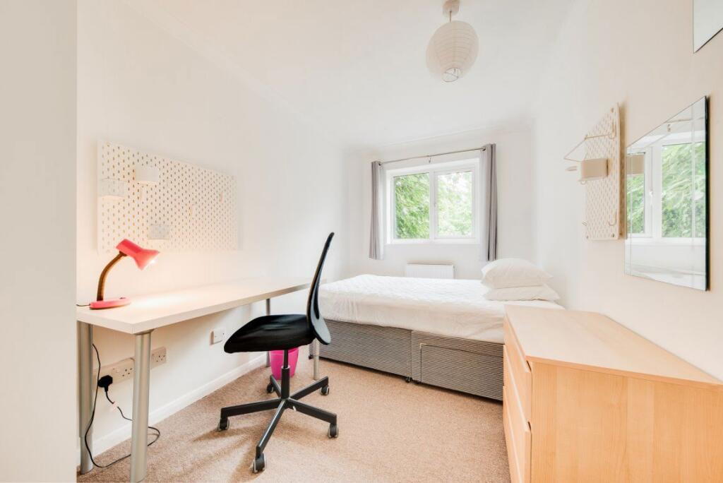 5 bed Detached for rent in Canterbury. From Leydon Lettings