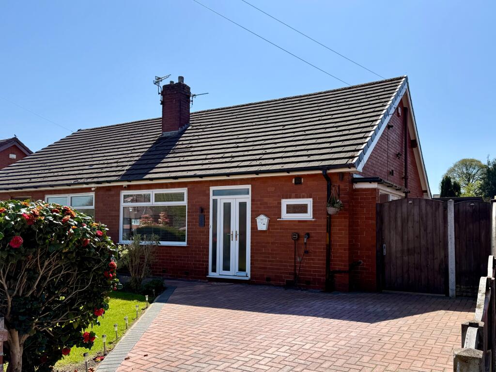 2 bed Bungalow for rent in Horrocks Fold. From Belvoir - Bolton
