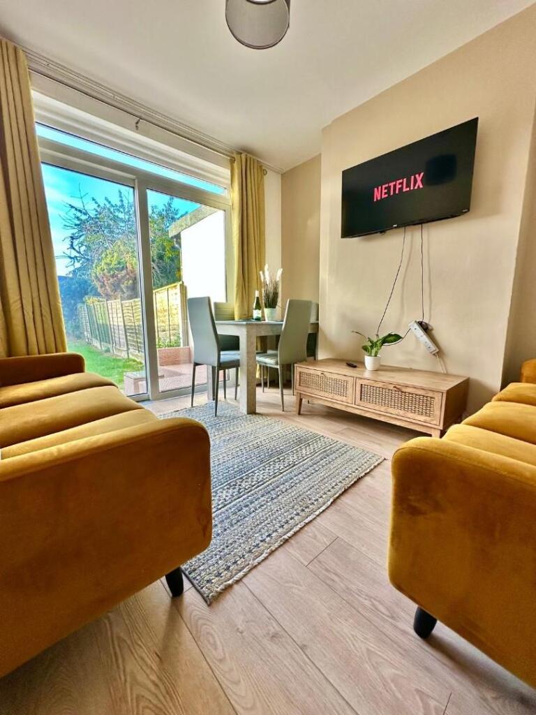 3 bed Detached for rent in Sewardstone. From Target Property - Edmonton