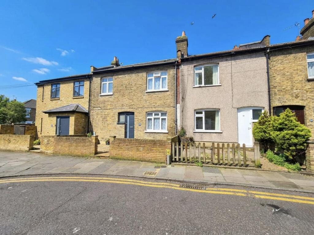 3 bed End of Terrace for rent in Tottenham. From Target Property - Edmonton