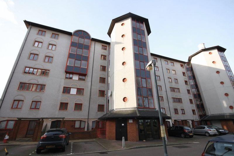 1 bed 1st Floor Flat for rent in Waltham Cross. From Target Property - Edmonton