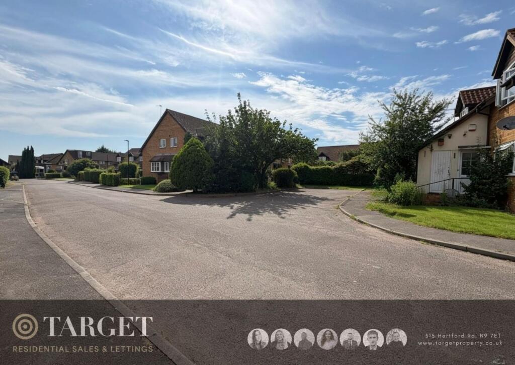 4 bed Studio for rent in Crews Hill. From Target Property - Edmonton