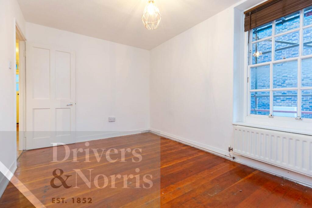 2 bed Apartment for rent in London. From Drivers and Norris