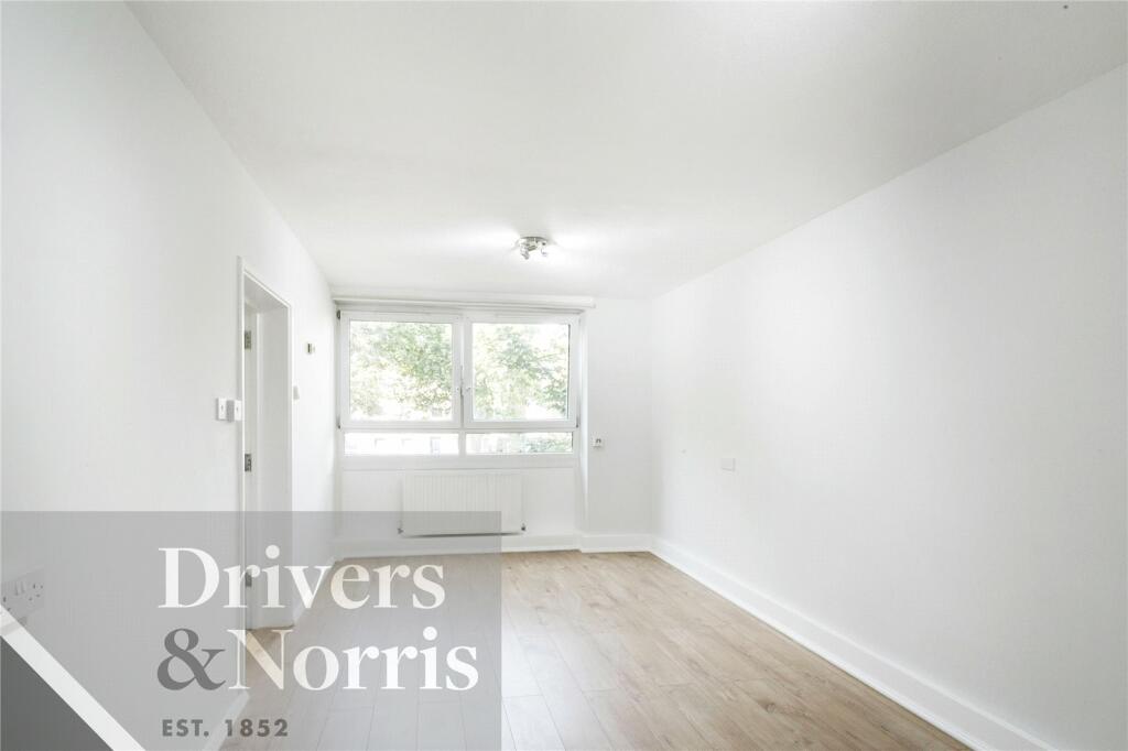 3 bed Apartment for rent in London. From Drivers and Norris