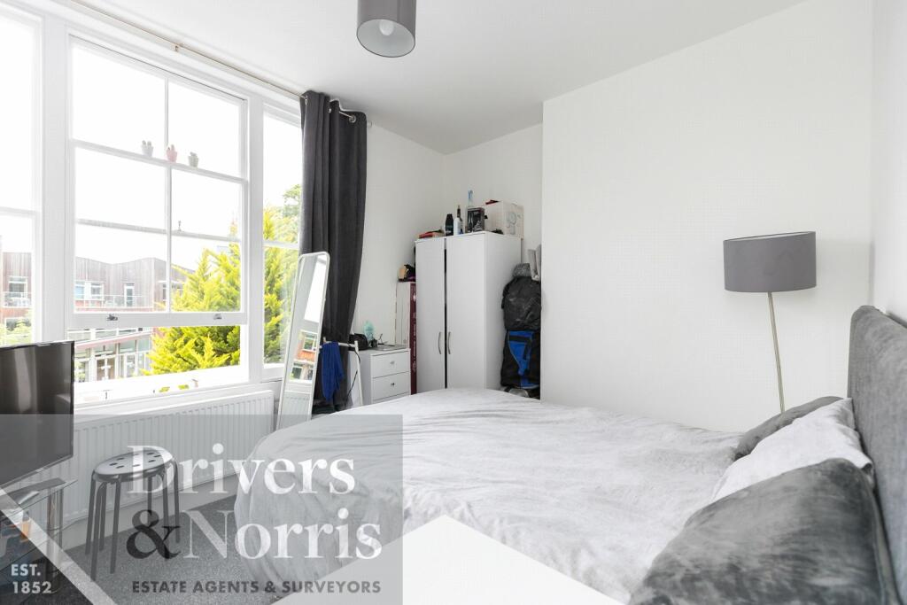 4 bed Apartment for rent in Camden Town. From Drivers and Norris