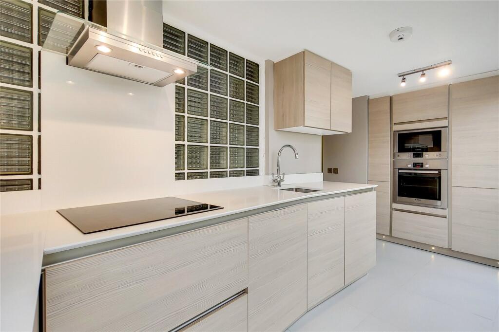3 bed Apartment for rent in London. From Drivers & Norris - Islington - Sales
