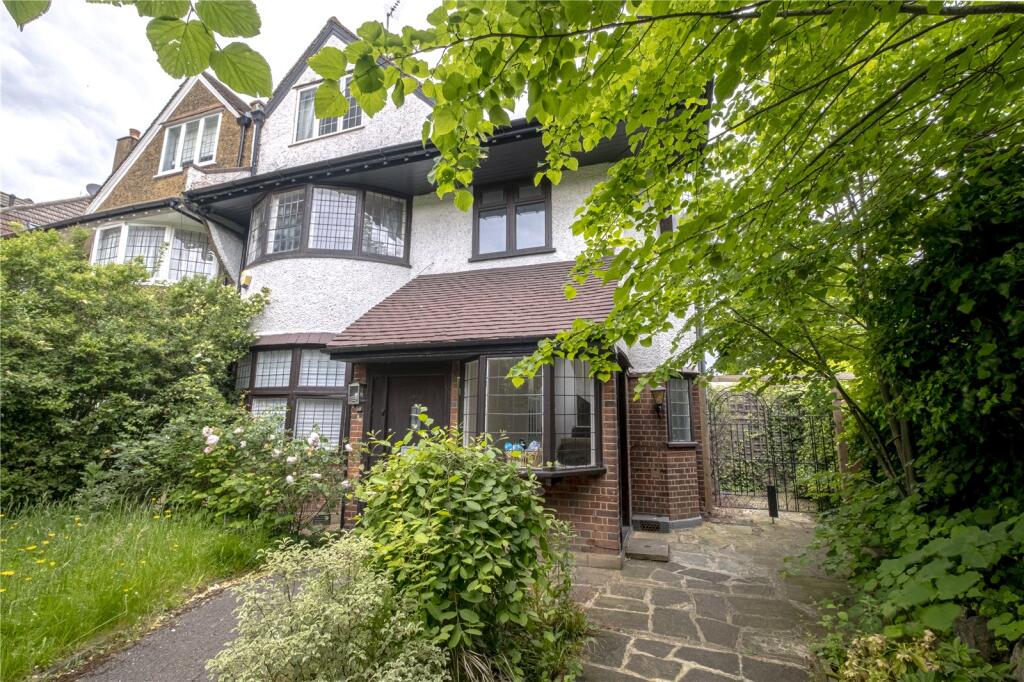 4 bed Apartment for rent in London. From Drivers & Norris - Islington - Sales