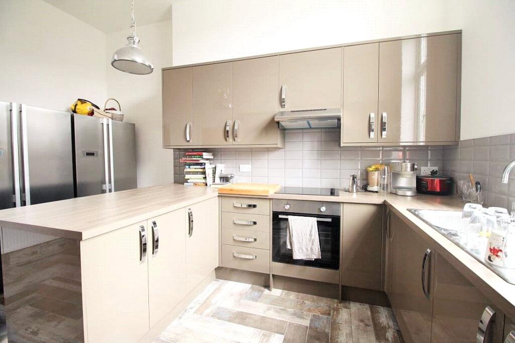 4 bed Apartment for rent in London. From Drivers & Norris - Islington - Sales