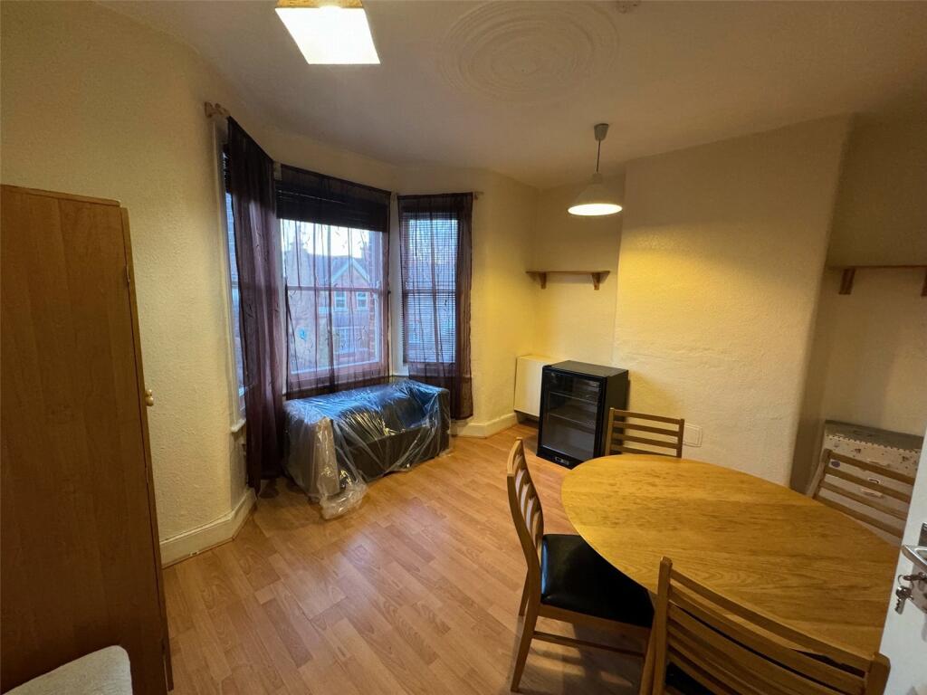 2 bed Apartment for rent in London. From Drivers & Norris - Islington - Sales