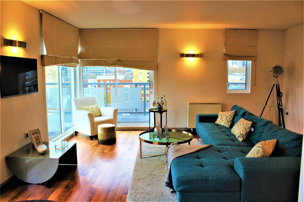 2 bed Penthouse for rent in London. From Drivers & Norris - Islington - Sales