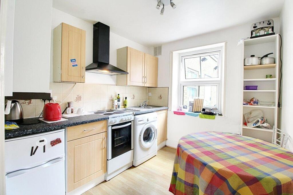 2 bed Apartment for rent in London. From Drivers & Norris - Islington - Sales