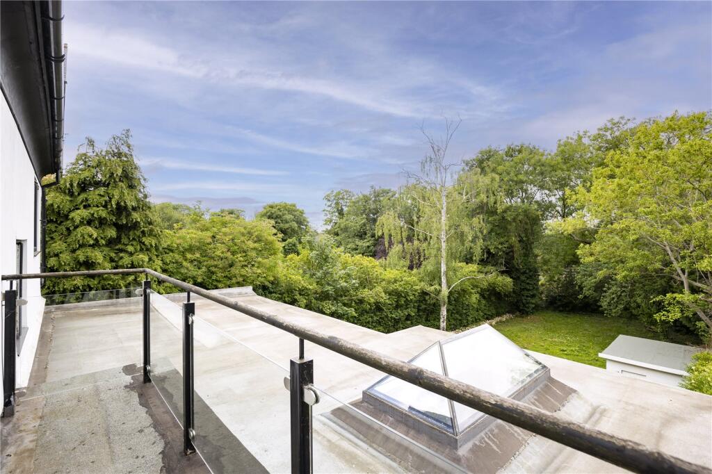 3 bed Apartment for rent in London. From Drivers & Norris - Islington - Sales