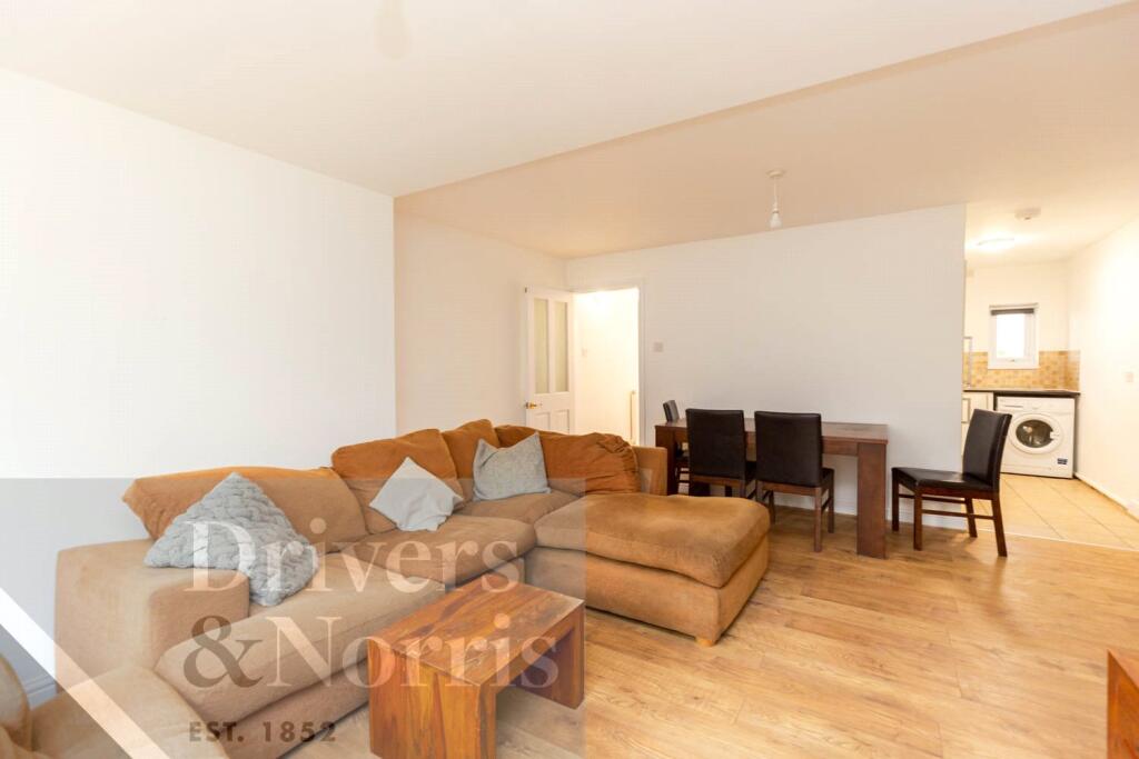 4 bed Mid Terraced House for rent in Camden Town. From Drivers & Norris - Islington - Sales