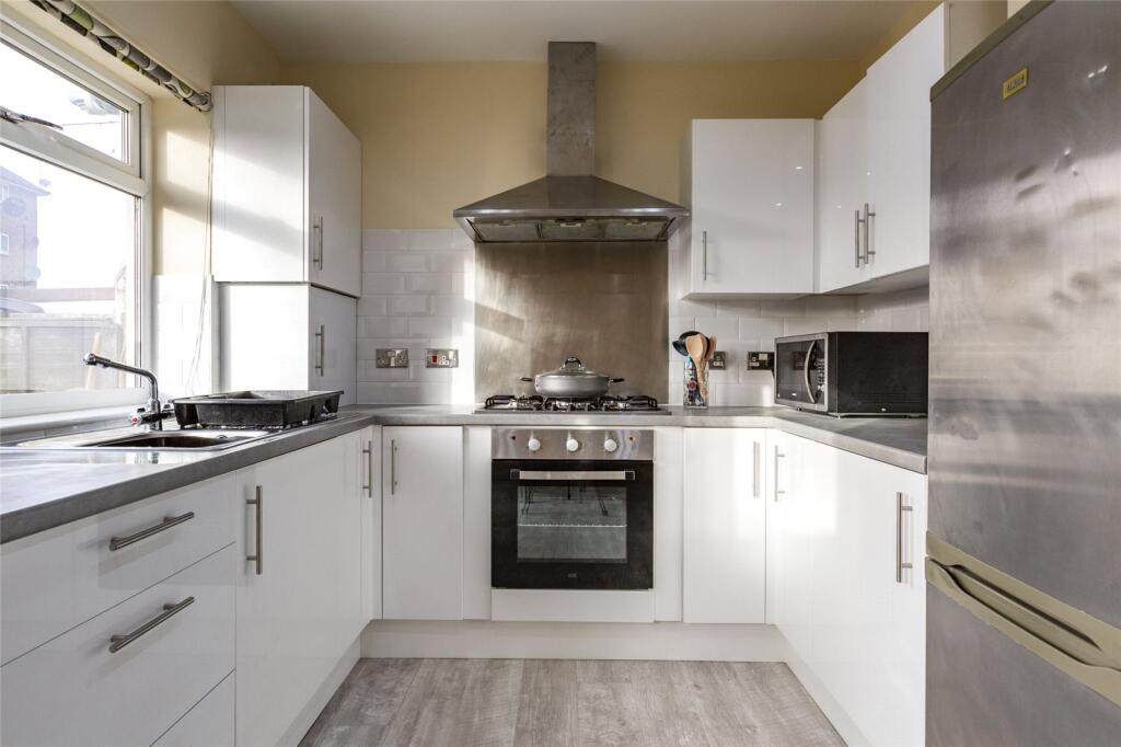 4 bed Mid Terraced House for rent in London. From Drivers & Norris - Islington - Sales 4 bed Mid Terraced House for rent in London. From Drivers & Norris - Islington - Sales