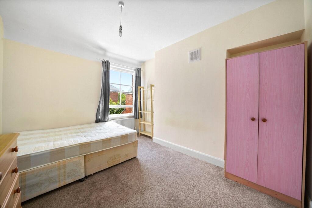 4 bed Apartment for rent in London. From Drivers & Norris - Islington - Sales
