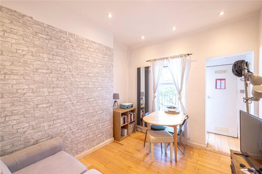 2 bed Apartment for rent in London. From Drivers & Norris - Islington - Sales