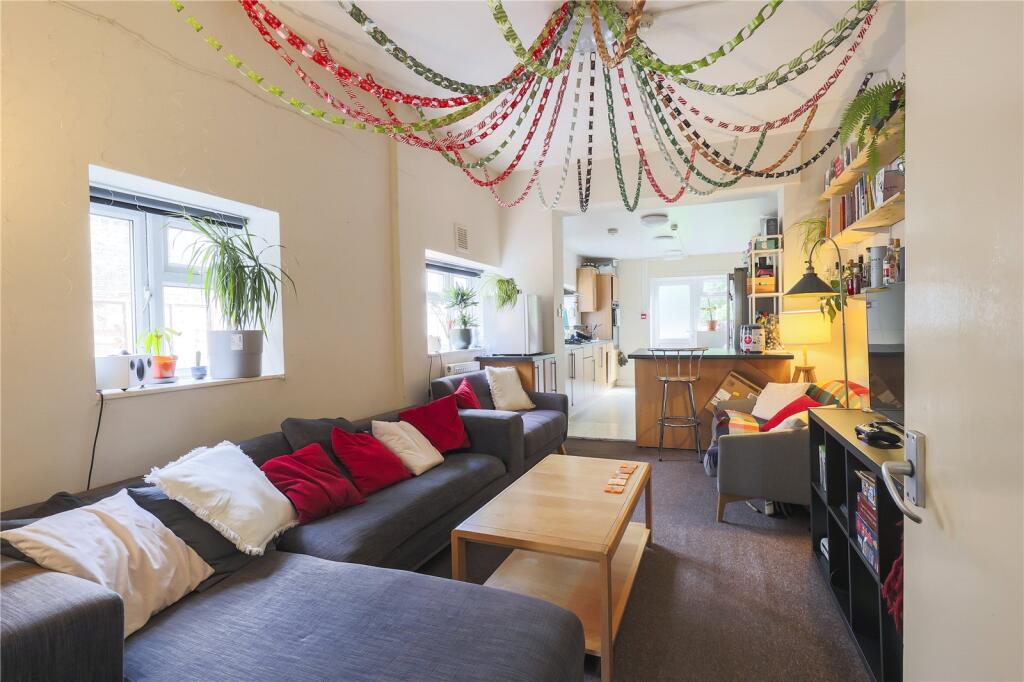 6 bed Apartment for rent in London. From Drivers & Norris - Islington - Sales