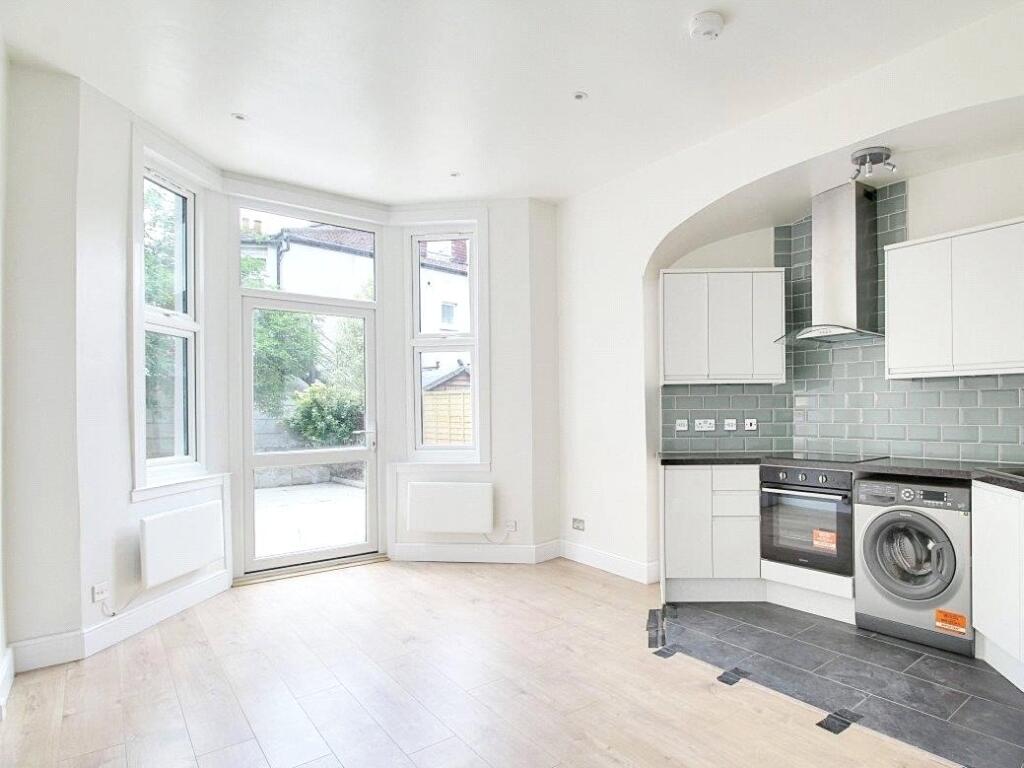 4 bed Apartment for rent in Hornsey. From Drivers & Norris - Islington - Sales 4 bed Apartment for rent in Hornsey. From Drivers & Norris - Islington - Sales