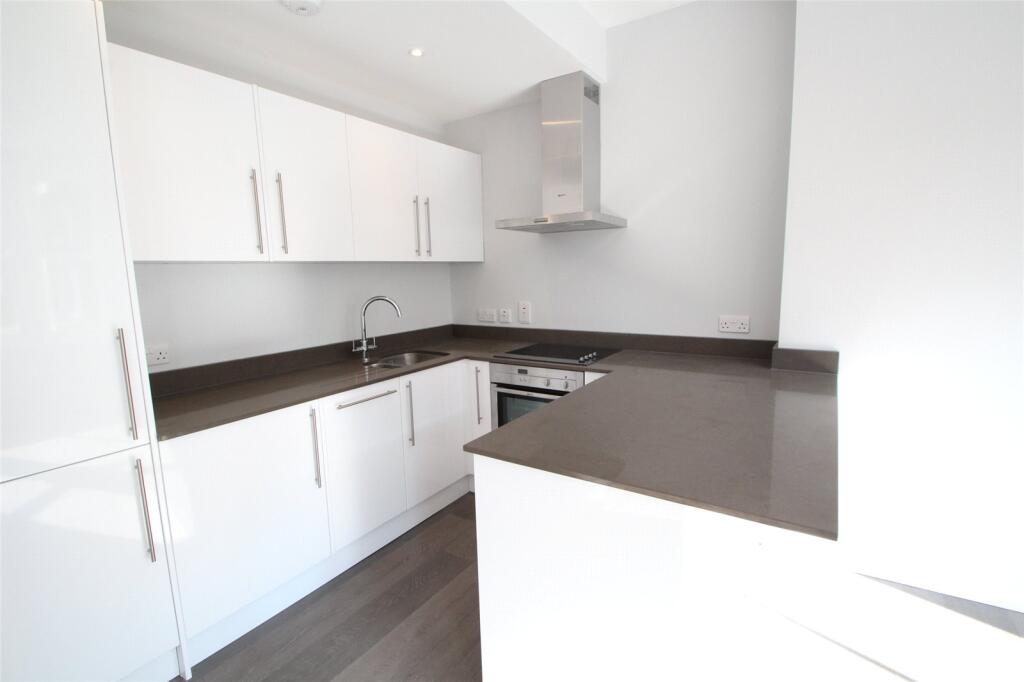 3 bed Apartment for rent in Islington. From Drivers & Norris - Islington - Sales