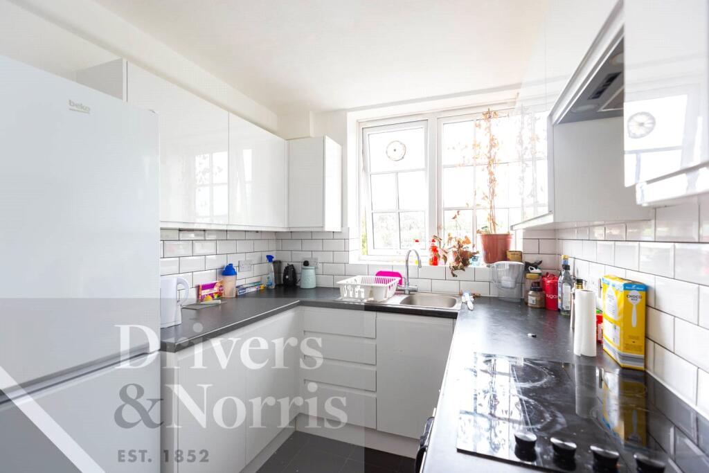 4 bed Apartment for rent in London. From Drivers & Norris - Islington - Sales