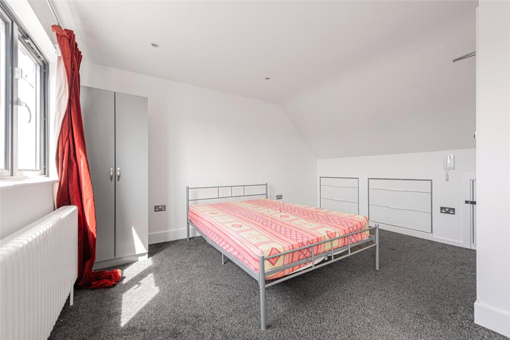 4 bed Apartment for rent in Bushey. From Drivers & Norris - Islington - Sales