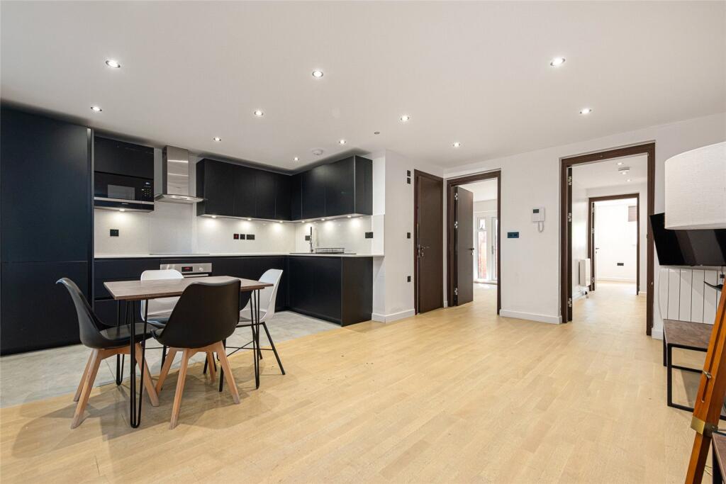 6 bed Apartment for rent in London. From Drivers & Norris - Islington - Sales