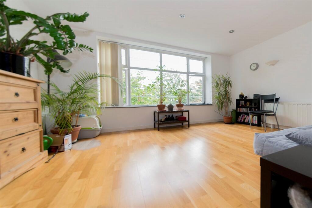 1 bed Apartment for rent in Bethnal Green. From Drivers & Norris - Islington - Sales 1 bed Apartment for rent in Bethnal Green. From Drivers & Norris - Islington - Sales