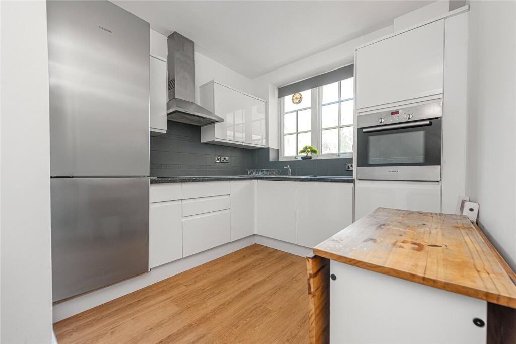 4 bed Apartment for rent in Hampstead. From Drivers & Norris - Islington - Sales