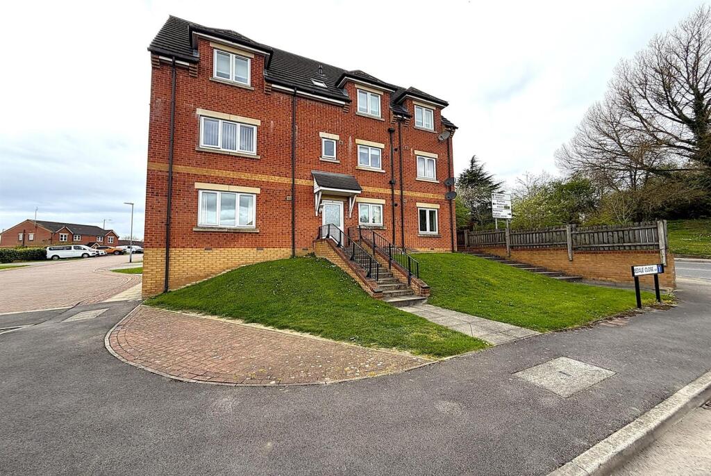2 bed 1st Floor Flat for rent in Swallownest. From 2Roost - Sheffield