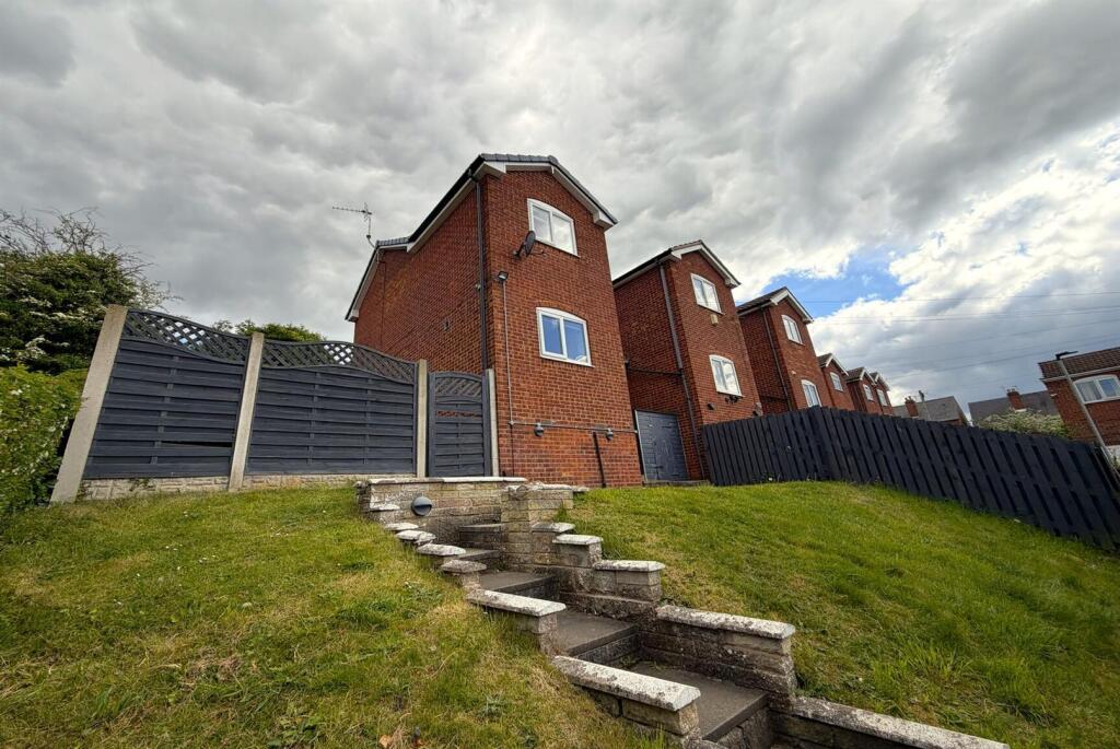 2 bed End of Terrace for rent in Swallownest. From 2Roost - Sheffield