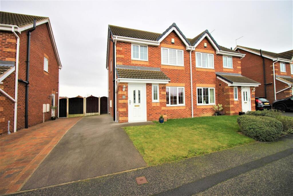3 bed Detached for rent in Aston. From 2Roost - Sheffield