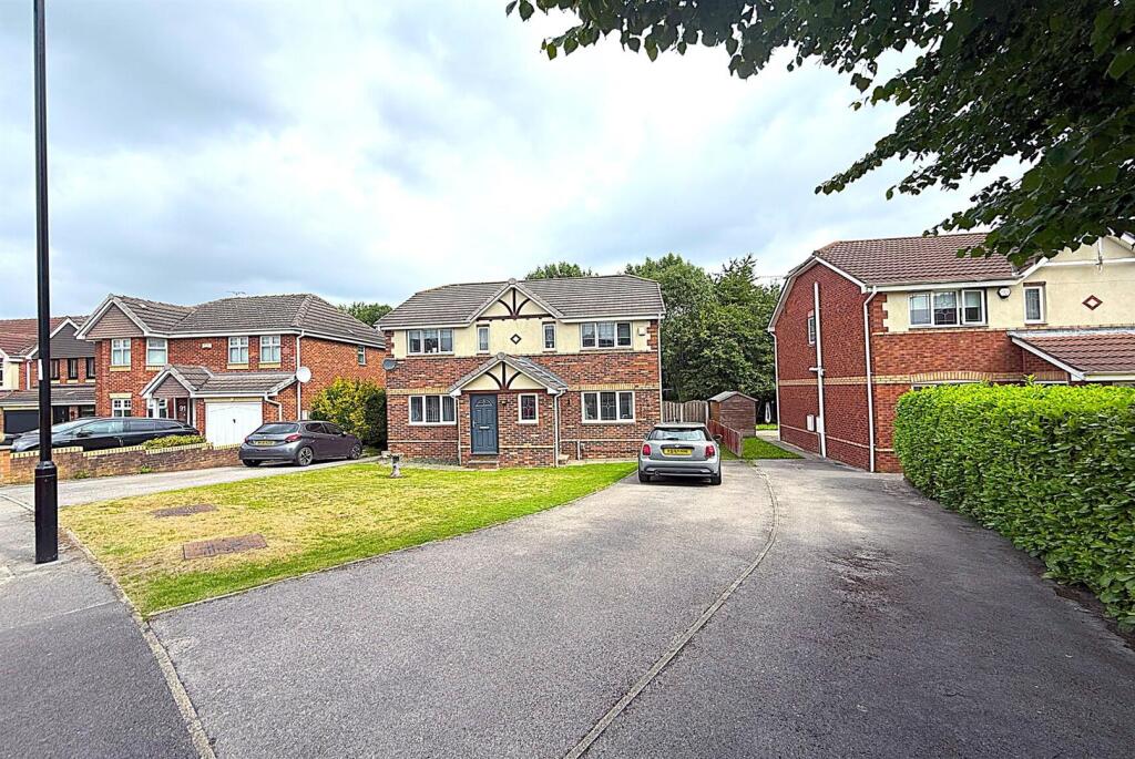 3 bed Detached for rent in Swallownest. From 2Roost - Sheffield 3 bed Detached for rent in Swallownest. From 2Roost - Sheffield
