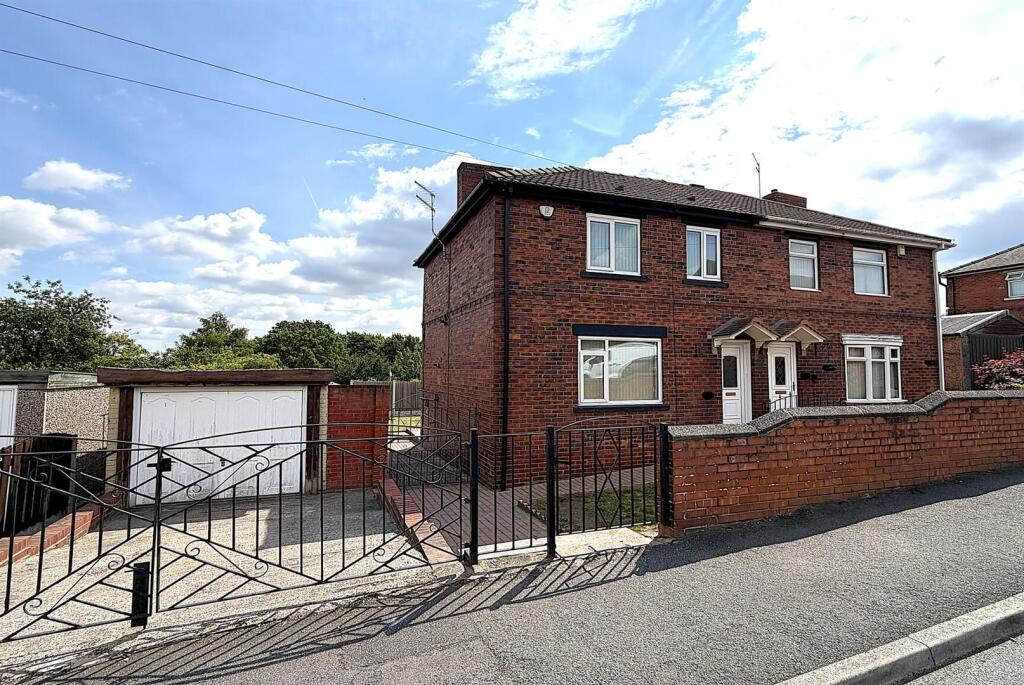 3 bed Detached for rent in Catcliffe. From 2Roost - Sheffield