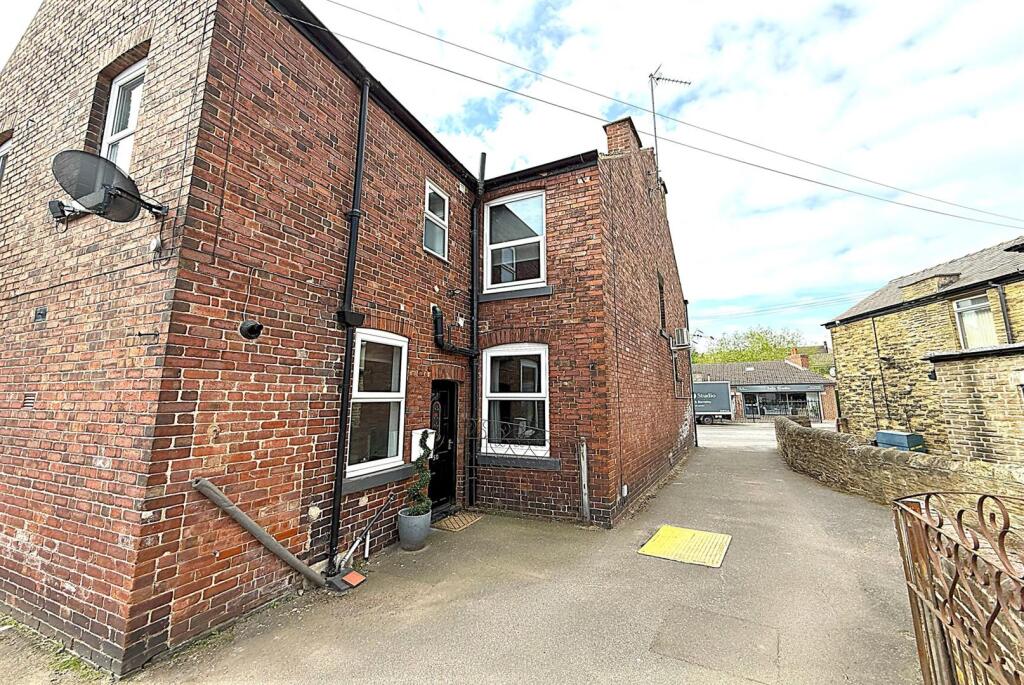 2 bed Detached for rent in Swallownest. From 2Roost - Sheffield 2 bed Detached for rent in Swallownest. From 2Roost - Sheffield