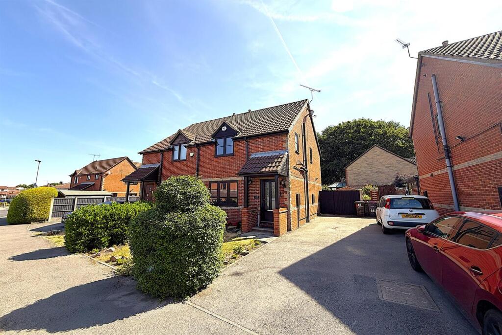 3 bed Detached for rent in Dinnington. From 2Roost - Sheffield