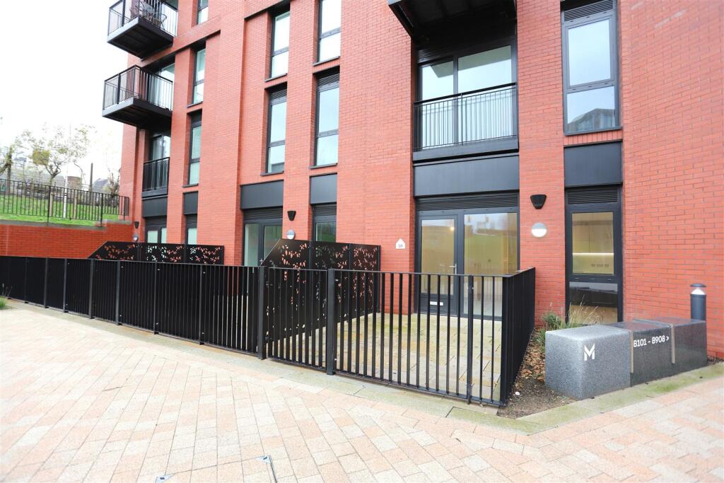 2 bed Town House for rent in Salford. From Reside - Manchester