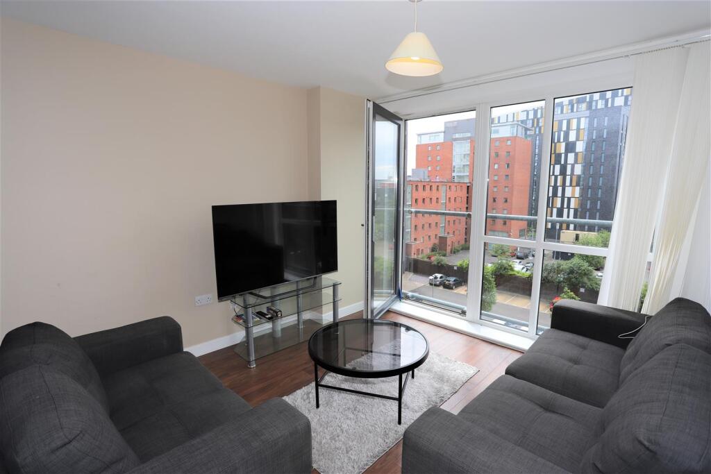 3 bed Apartment for rent in Salford. From Reside - Manchester